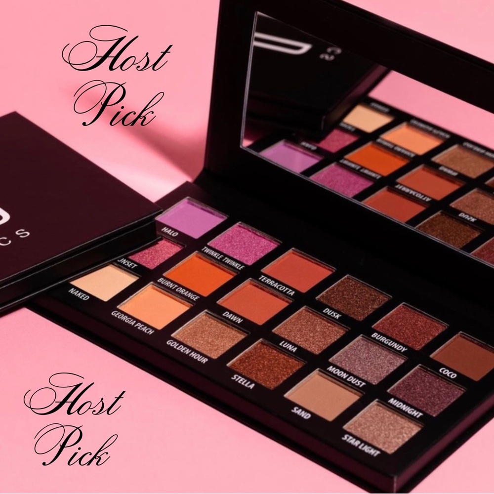 ❣️SOLD❣️🎉HOST PICK🎉✨🆕💖KAB COSMETIC DAY + NIGHT EYESHADOW PALETTE💖